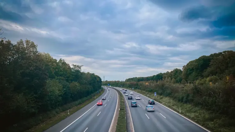 Autobahnen am 30. August: Route vor Abfahrt prüfen