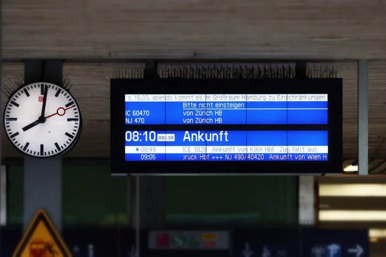DB-Reiseauskunft am 18. August: Vor Abfahrt neu prüfen