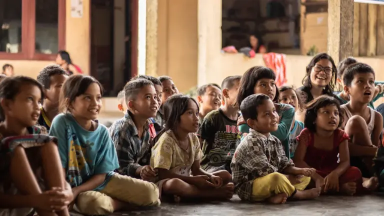 Zehn Tage fern vom Krieg: Wie Leverkusen Kindern hilft