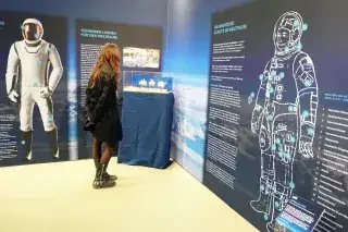 Weltraum-Technik hautnah: Neue Ausstellung in der Flugwerft Schleißheim