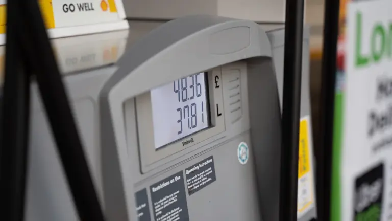 Benzinpreise vergleichen: So lohnt sich der Tankstopp
